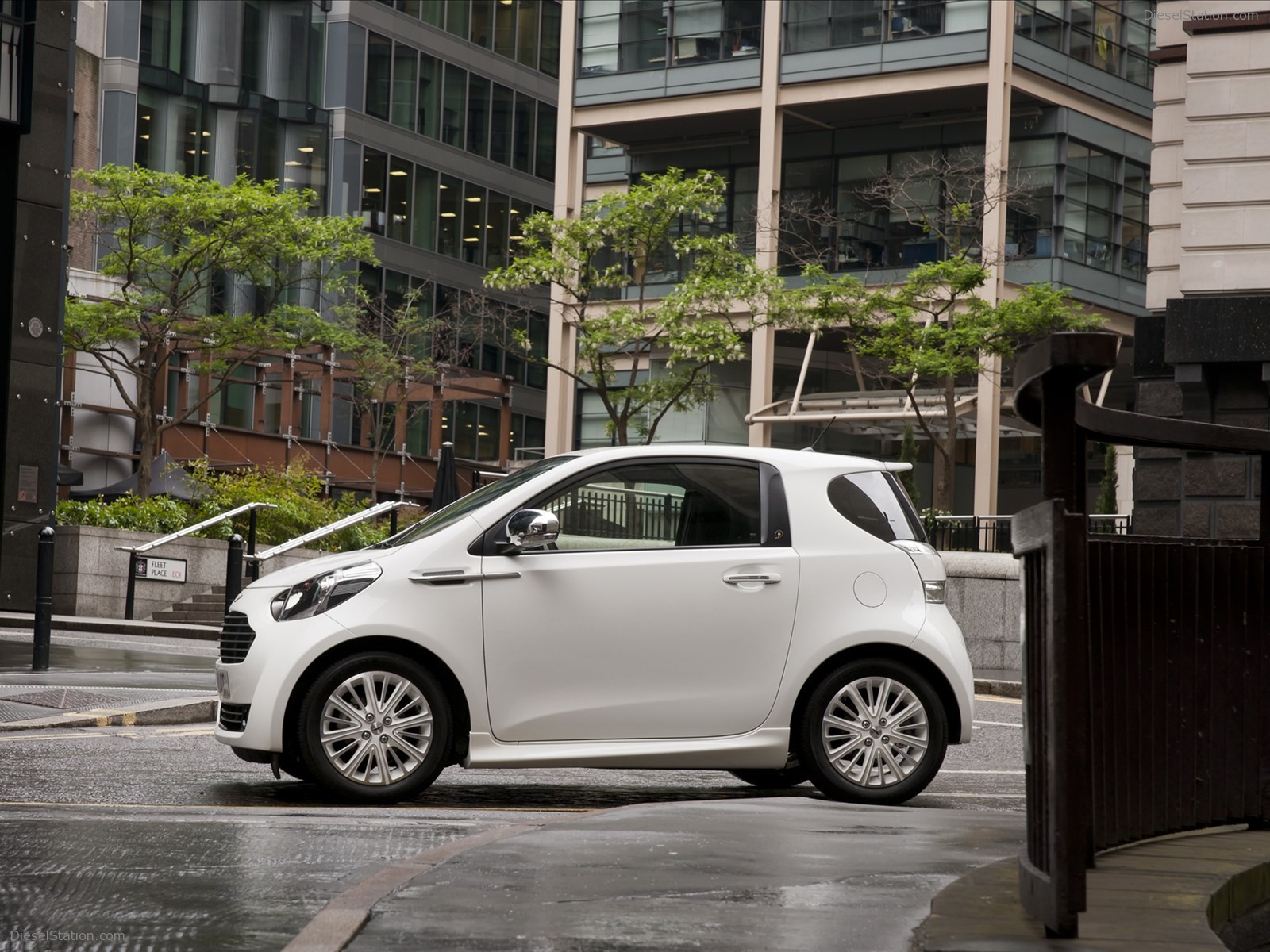 Aston Martin Cygnet Colette 2012